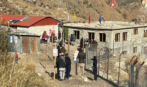 मुगुमा मतदान केन्द्र नजिकै शंकास्पद बस्तु फेला, मतदाता त्रसित