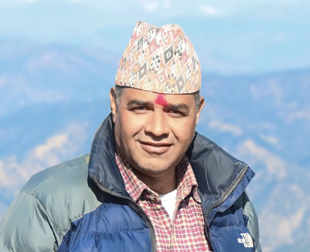 डडेल्धुरामा ३४ वर्षे कांग्रेस विरासत तोडेका जोशीको यात्राः शिक्षकदेखि सांसदसम्म