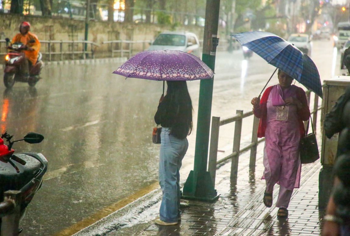 आज देशभर बादल लाग्ने, मध्यम वर्षा/हिमपातको सम्भावना