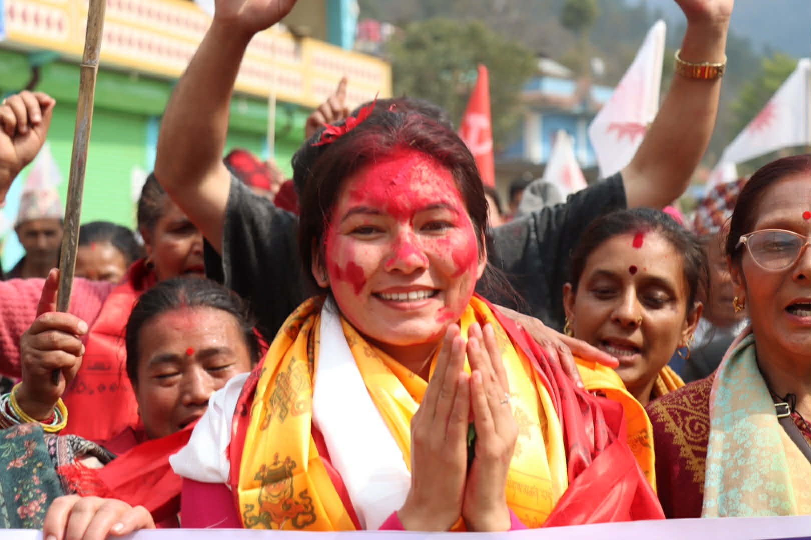 ओखलढुंगामा एमालेको अन्तिम चुनावी सभा, मतदाताको मन छुने अस्मिताको सम्बोधन