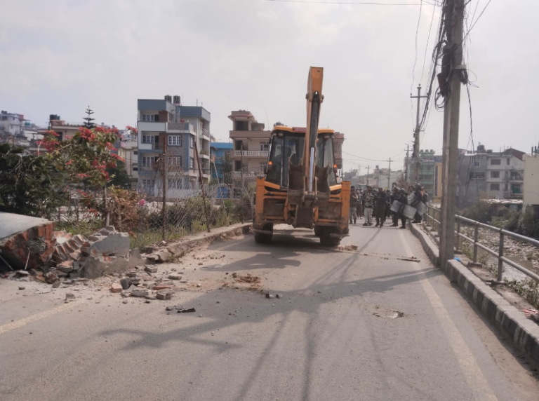 महादेव खोला करिडोरमा चल्यो डोजर