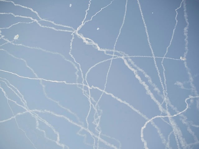 युएइमा प्रहार गरिएका मिसाइल र ड्रोनको संख्या ८०० माथि पुग्यो