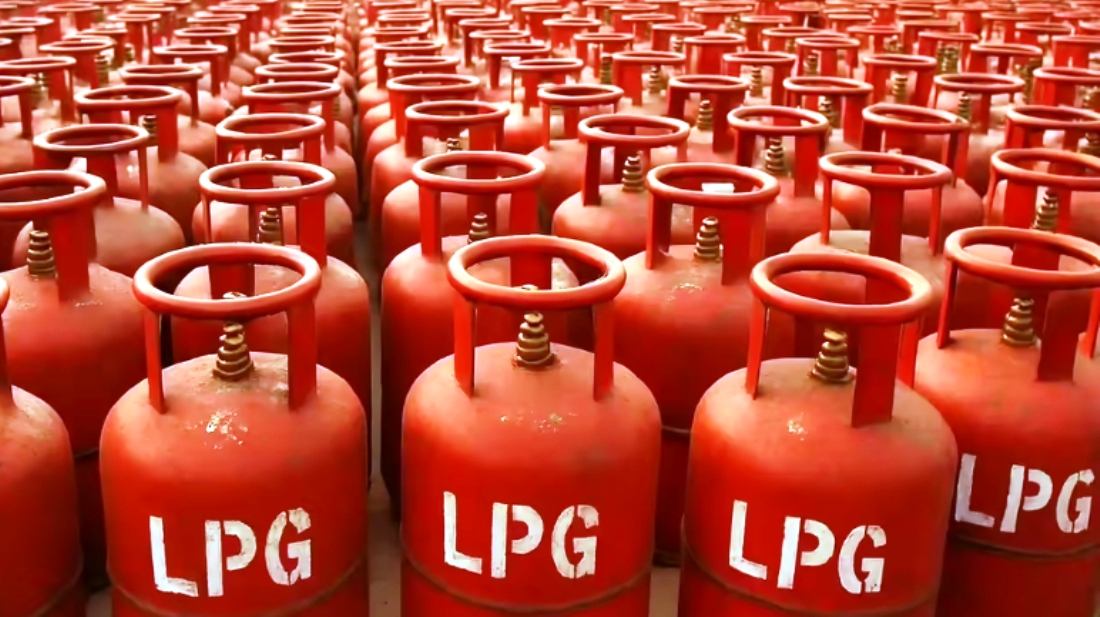 श्रीराम ग्यास उद्योगको गोदाममा छ हजार सिलिन्डर लुकाएको भेटियो