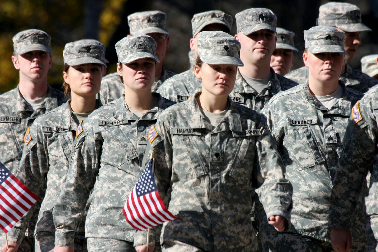 मध्यपूर्वमा रहेका अमेरिकी सैनिक बेस छाड्न बाध्य