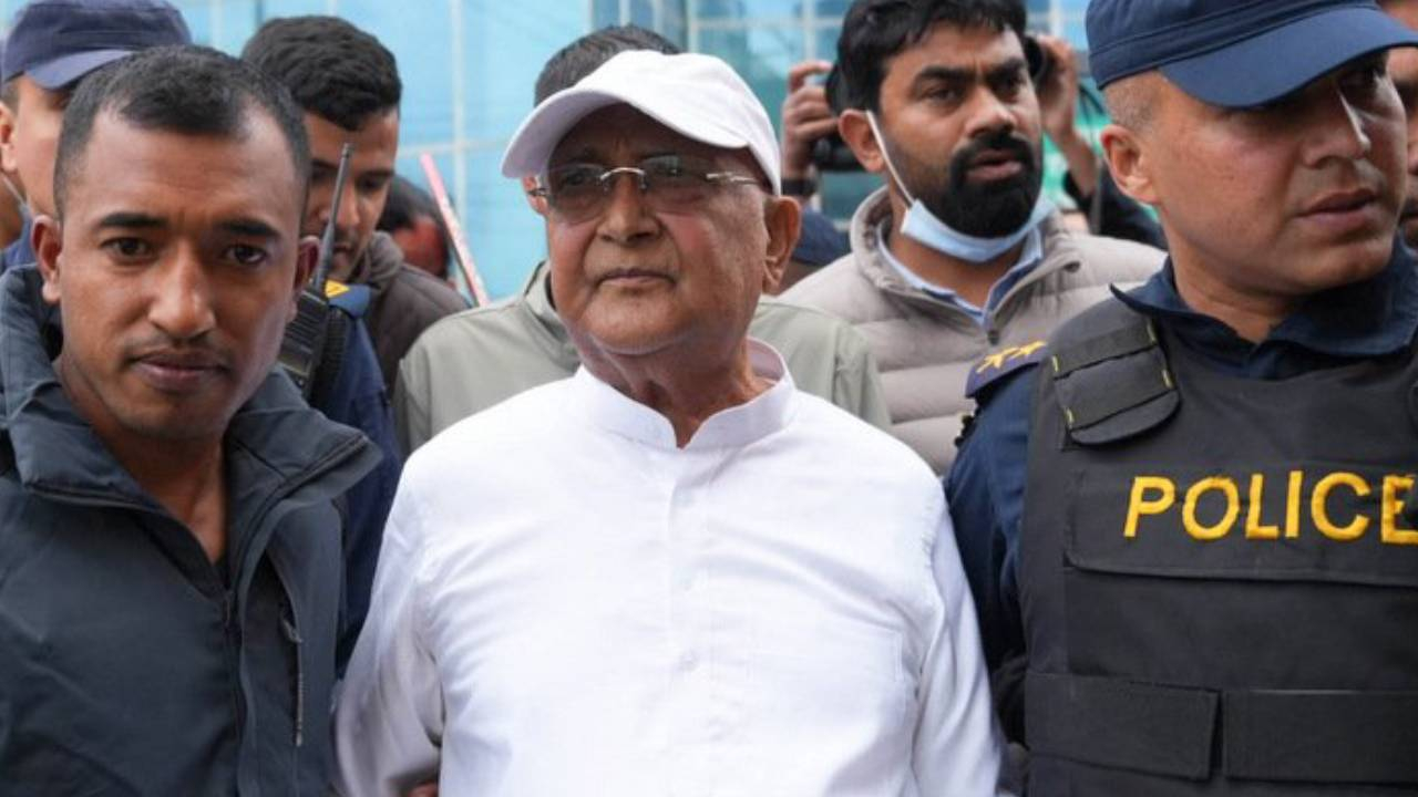 पक्राउपछि ओली त्रिवि अस्पतालमा भर्ना