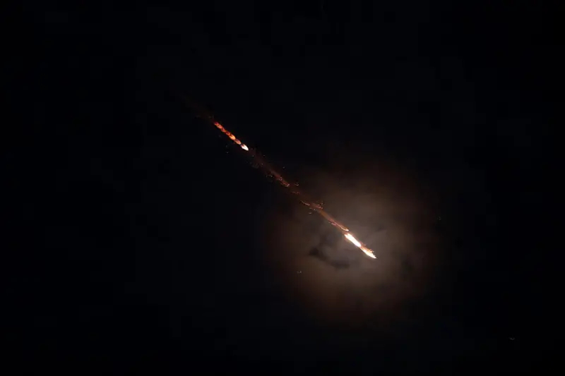 इरानको क्षेप्यास्त्र आक्रमणपछि इजरायली औद्योगिक क्षेत्रमा आगलागी