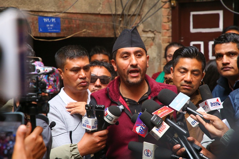 सहीद परिवारलाई भेटेपछि सांसद खरेलले भने- जेनजी आन्दोलनको अपूरो सपना पूरा गर्छौं