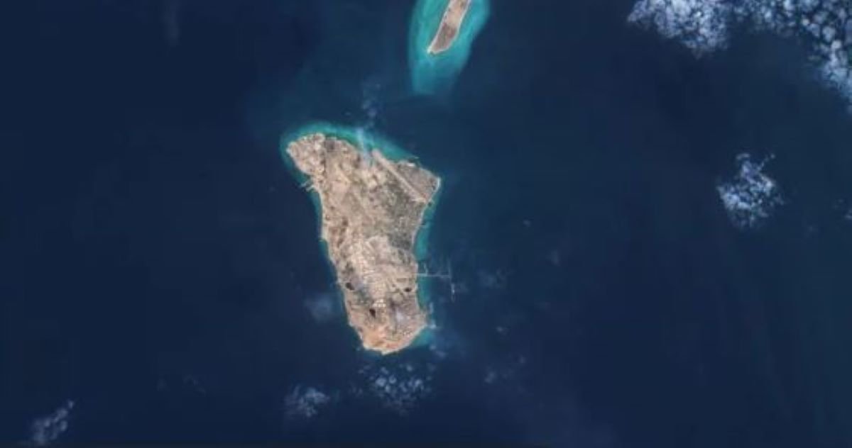 अमेरिकाद्वारा इरानको खार्ग टापुमा ९० भन्दा बढी सैन्य लक्ष्यमा आक्रमण