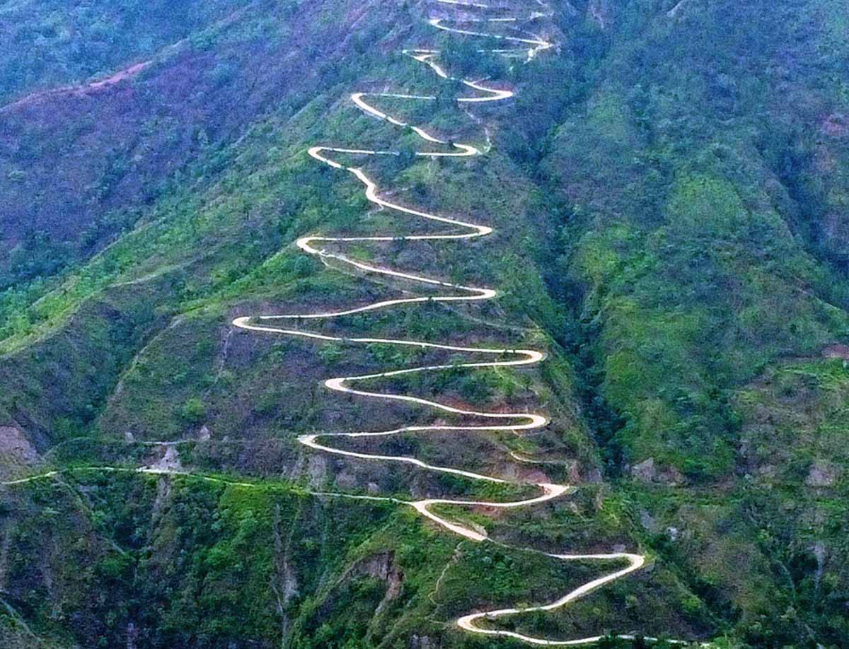 पर्यटकलाई आकर्षित गर्दै नागबेली सडक