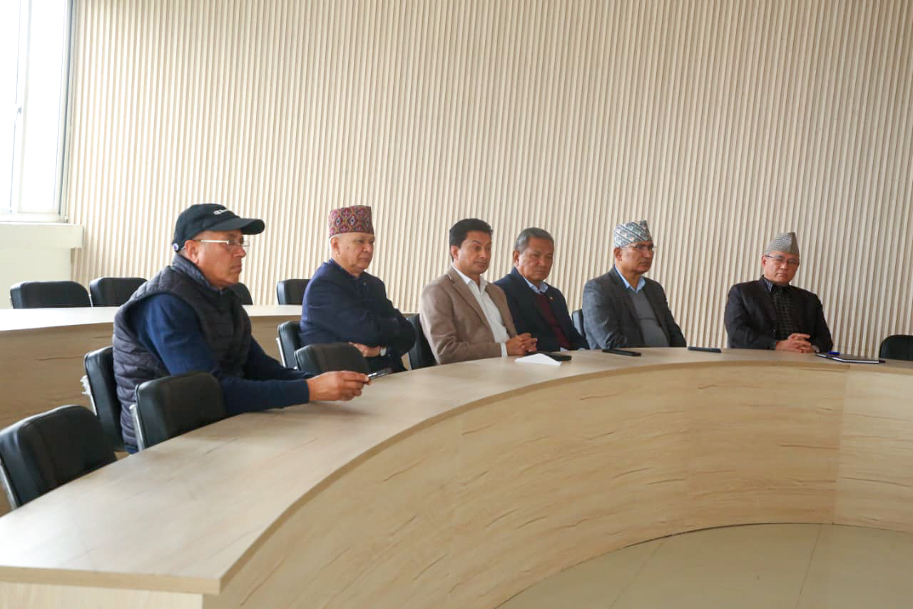 च्यासलमा एमाले सचिवालय बैठक  (तस्विरहरु)