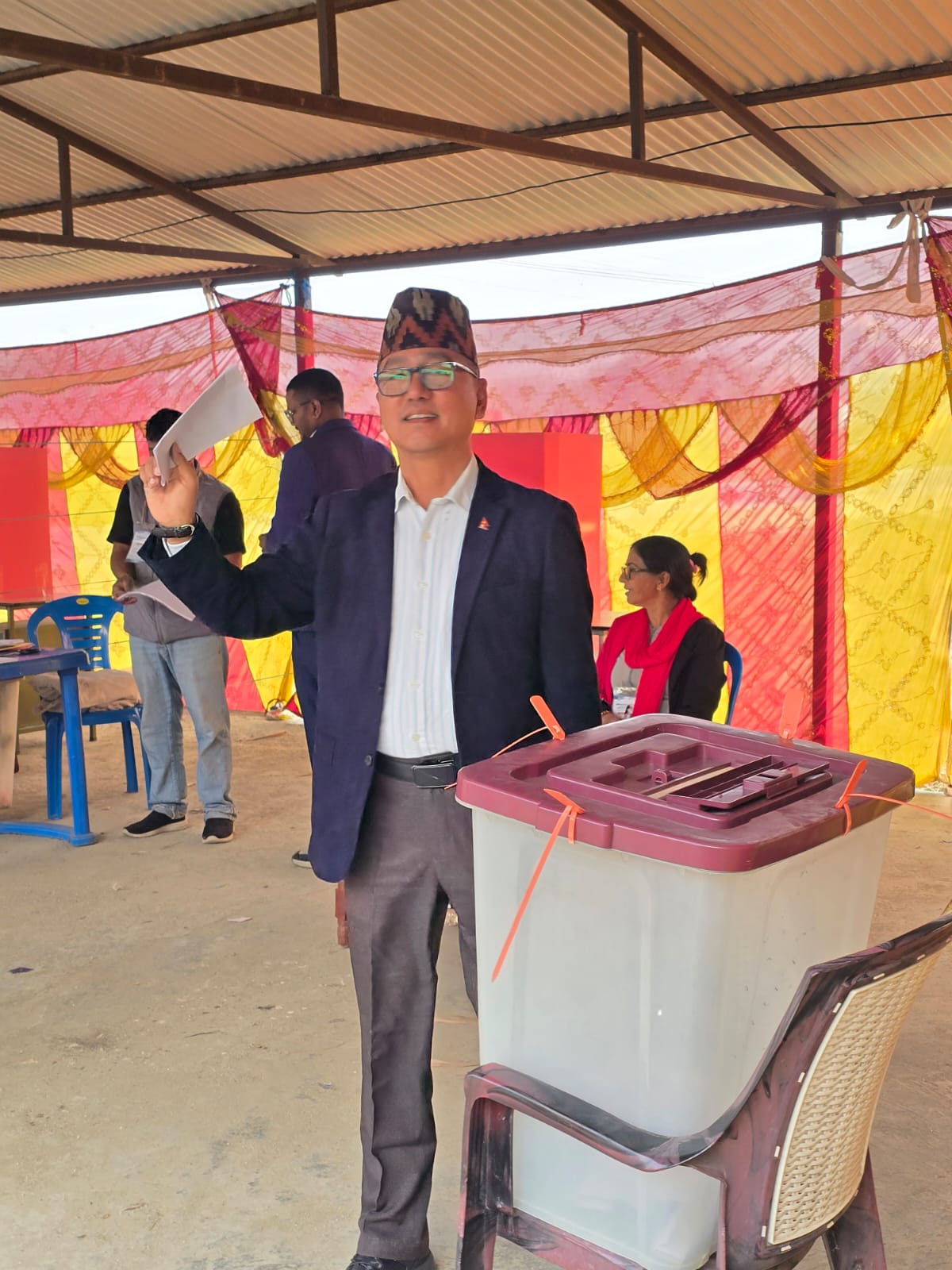 राप्रपा अध्यक्ष राजेन्द्र लिङ्देनद्वारा गृहजिल्ला झापामा मतदान