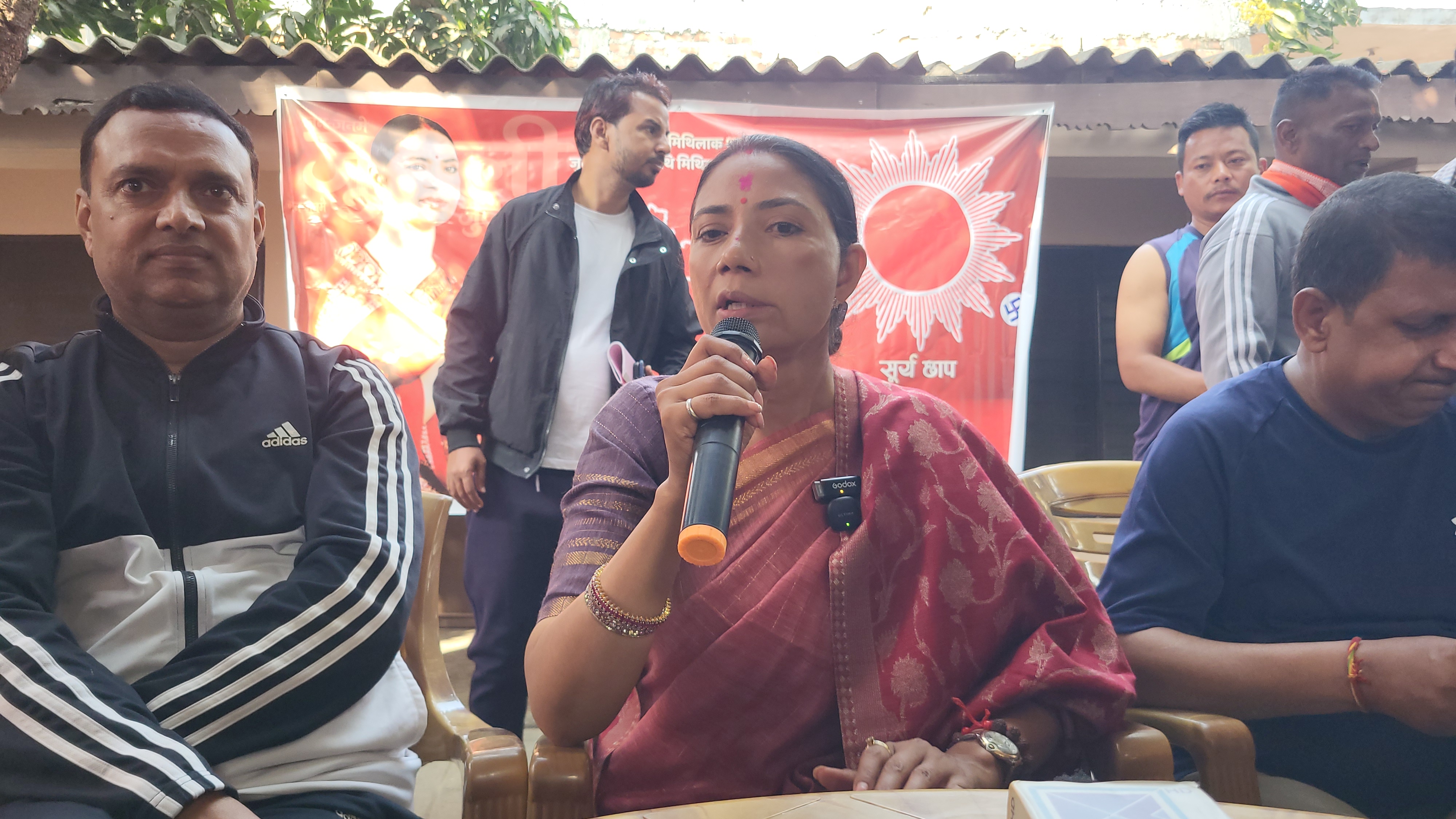 एमाले नेतृ जुली महतोले सार्वजनिक गरिन प्रतिबद्धता पत्र