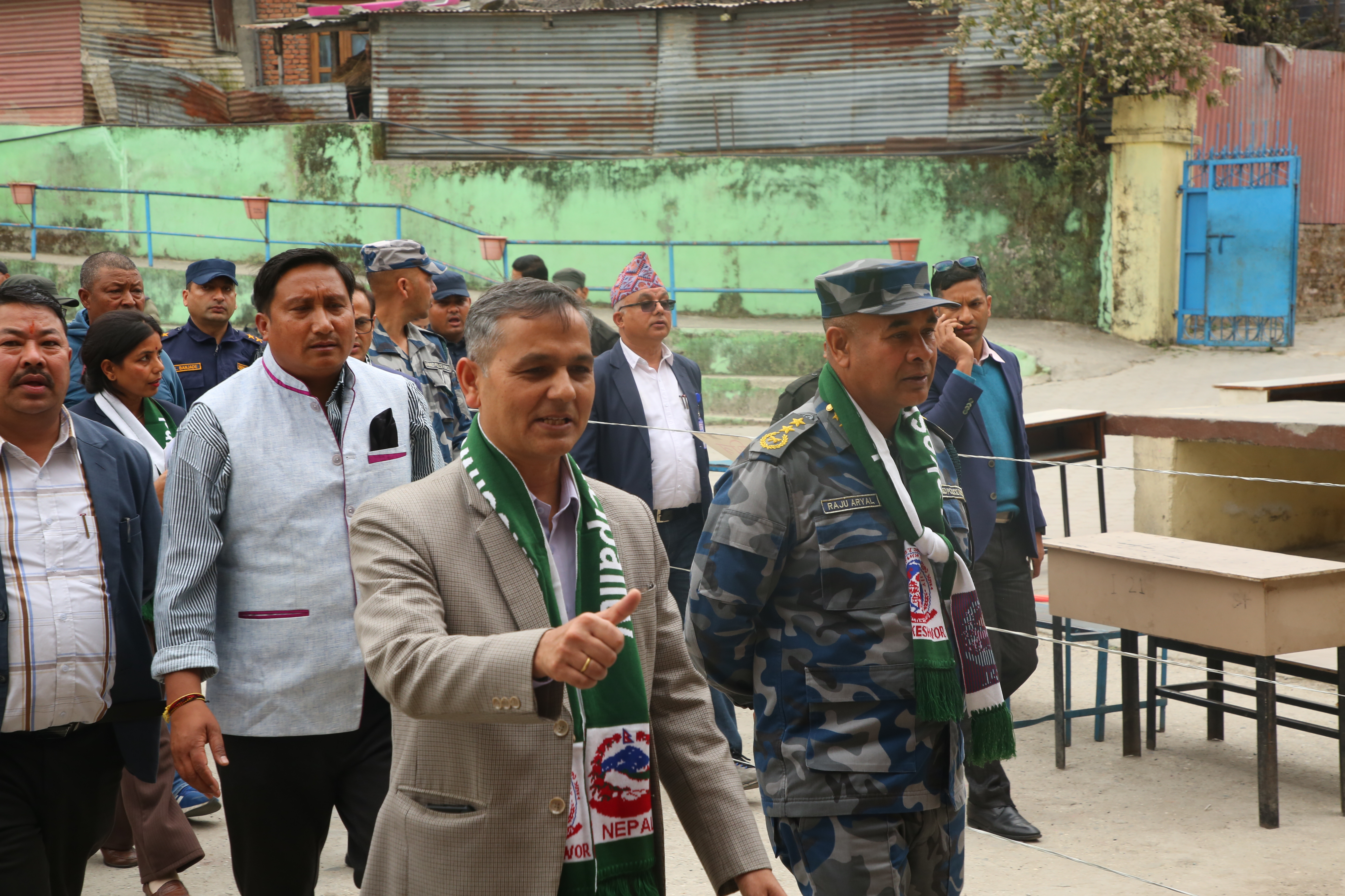 तार्केश्वर नगरपालिकाको मतदान स्थल अनुगमनमा पुगे गृहमन्त्री