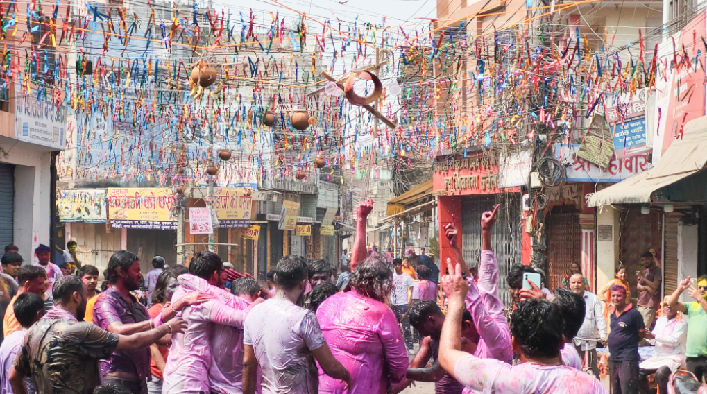 मिथिलाञ्चल क्षेत्रमा आज होली मनाईदै (तस्बिरहरू)