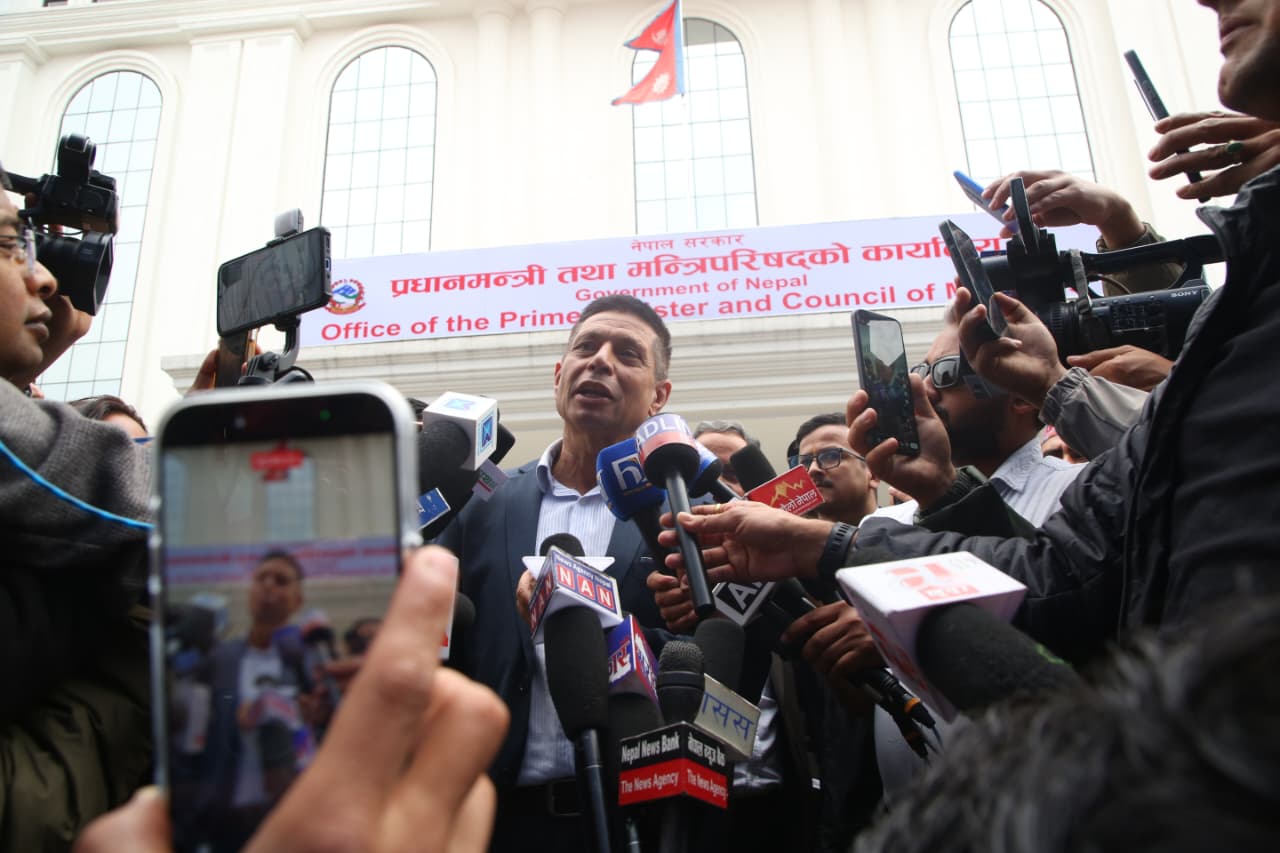 कार्की आयोगले प्रतिवेदन बुझाउँदै भन्यो-आवश्यक कारबाही वा पुरस्कृत गर्ने काम सरकारको हो