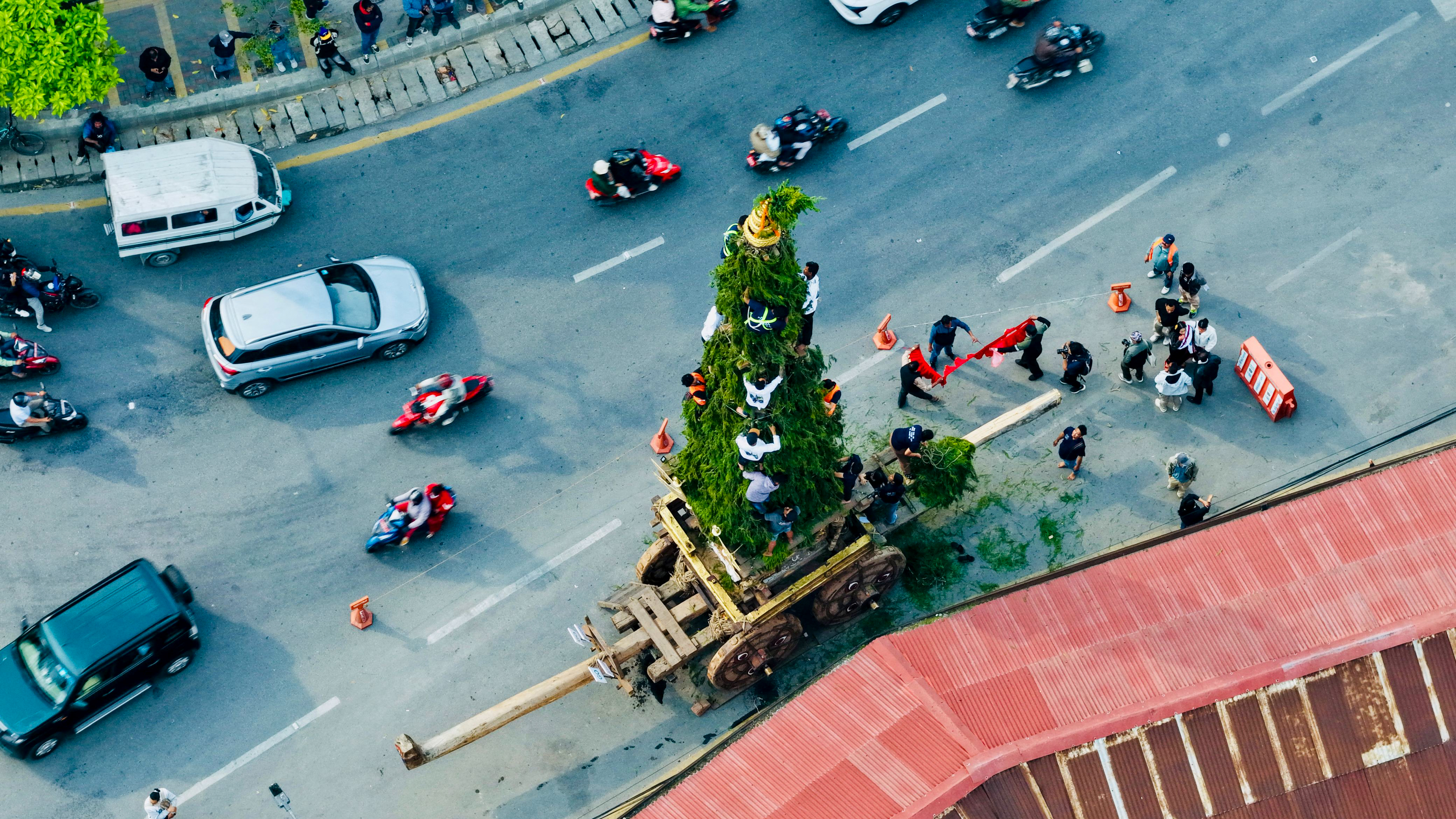 सेतो मच्छिन्द्रनाथ जात्राको रथ तान्नुअघिको ‘ड्रोन भ्यू’