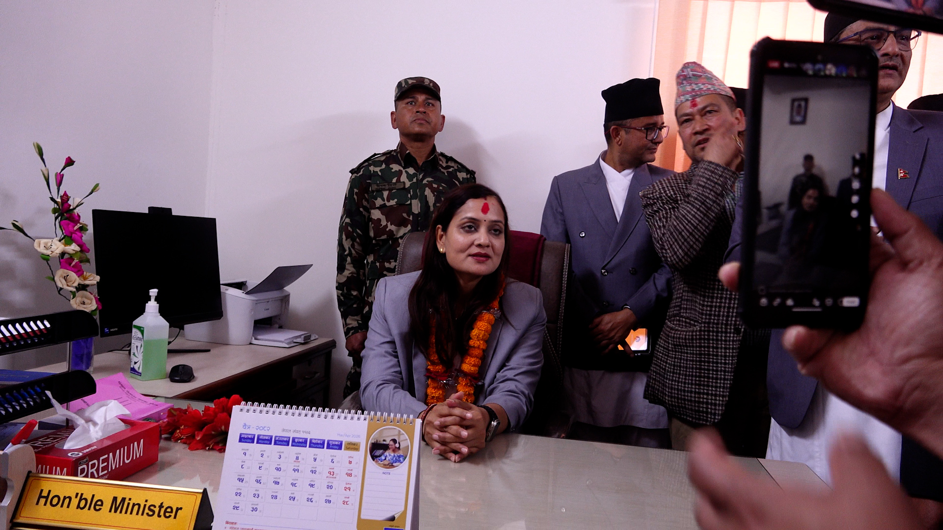 पदबहाली गर्दै निशा मेहताले भनिन् : ‘नातावाद र कृपावादबाट टाढा हुनुपर्छ’