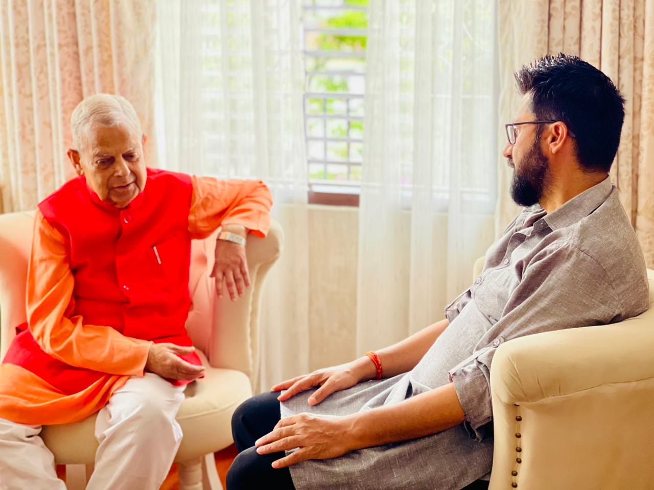 सभापति लामिछाने र महन्थ ठाकुरबीच भेटवार्ता, समसामयिक विषयमा छलफल