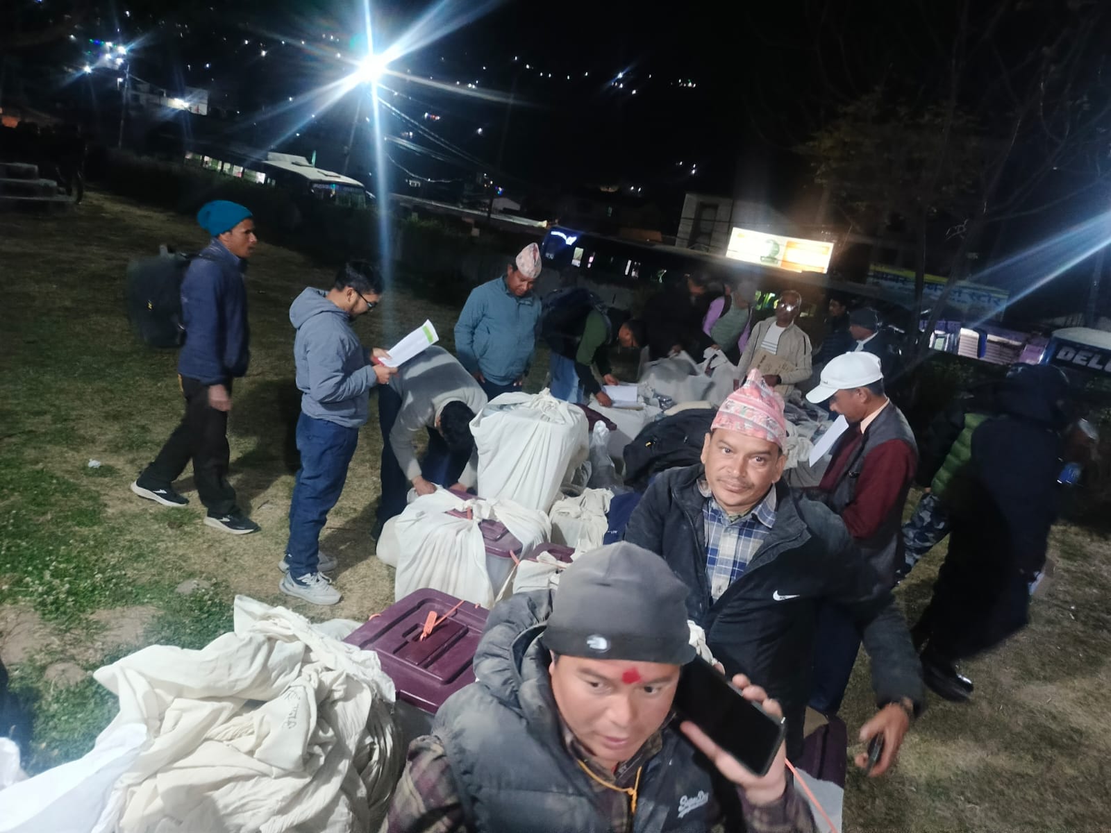 बाजुरामा ११५ मतदान केन्द्रका मतपेटिका सदरमुकाम पुगे