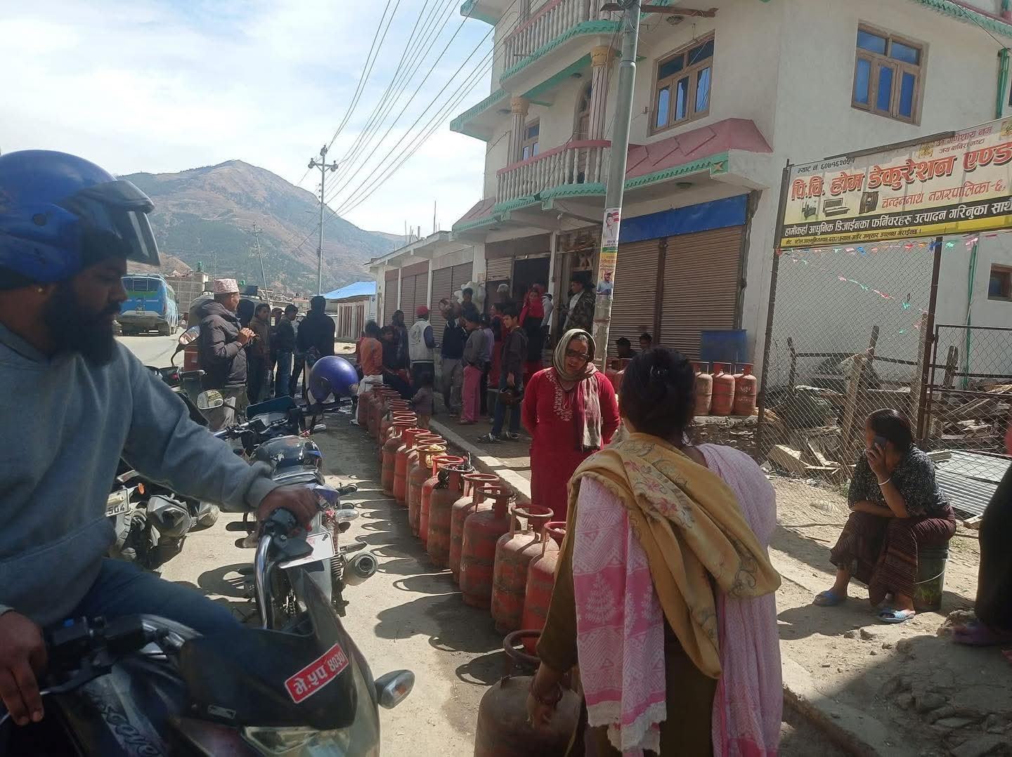 जुम्लामा सिलिन्डर ग्यास अभाव हुने त्रास, वितरण प्रणाली पारदर्शी बनाइने