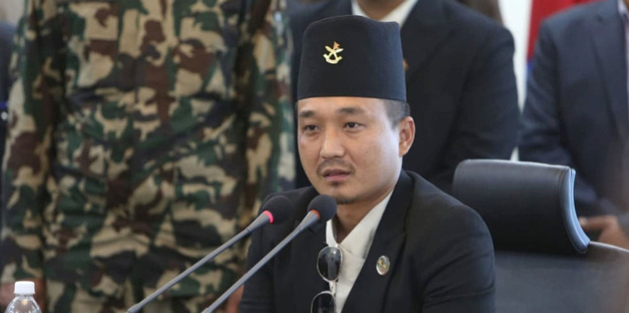 गृहमन्त्री गुरुङद्वारा प्रहरी प्रधान कार्यालयको निरीक्षण, बोली र व्यवहार सुधार्न निर्देशन