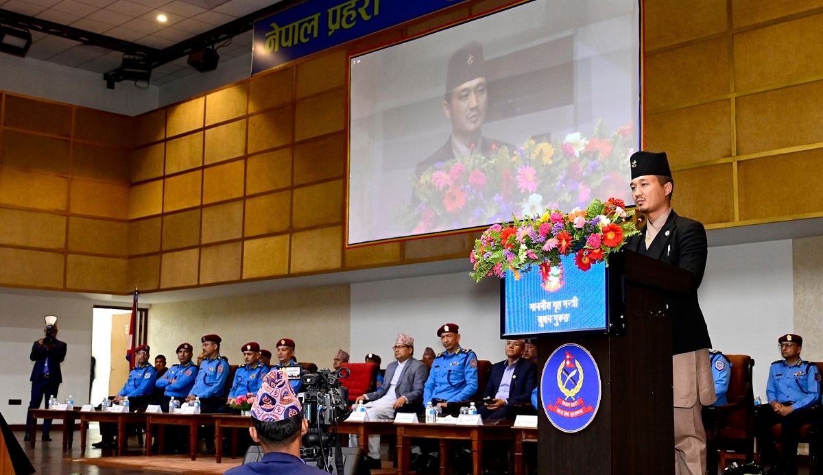 गृहमन्त्री गुरुङद्वारा प्रहरी प्रधान कार्यालय निरीक्षण, प्रहरीको भूमिकामा कुनै हस्तक्षेप नहुने