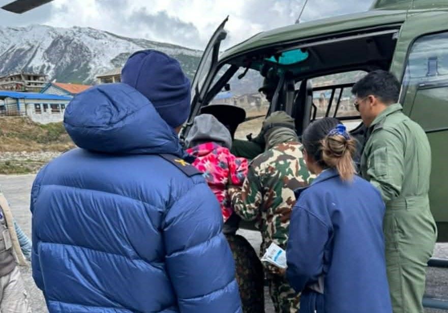 गर्भवती महिलाको हवाइ उद्धार