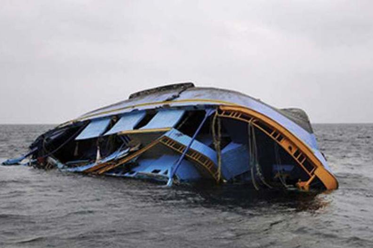 हिन्द महासागरमा शरणार्थी सवार डुंगा पल्टिँदा २५० जना बेपत्ता