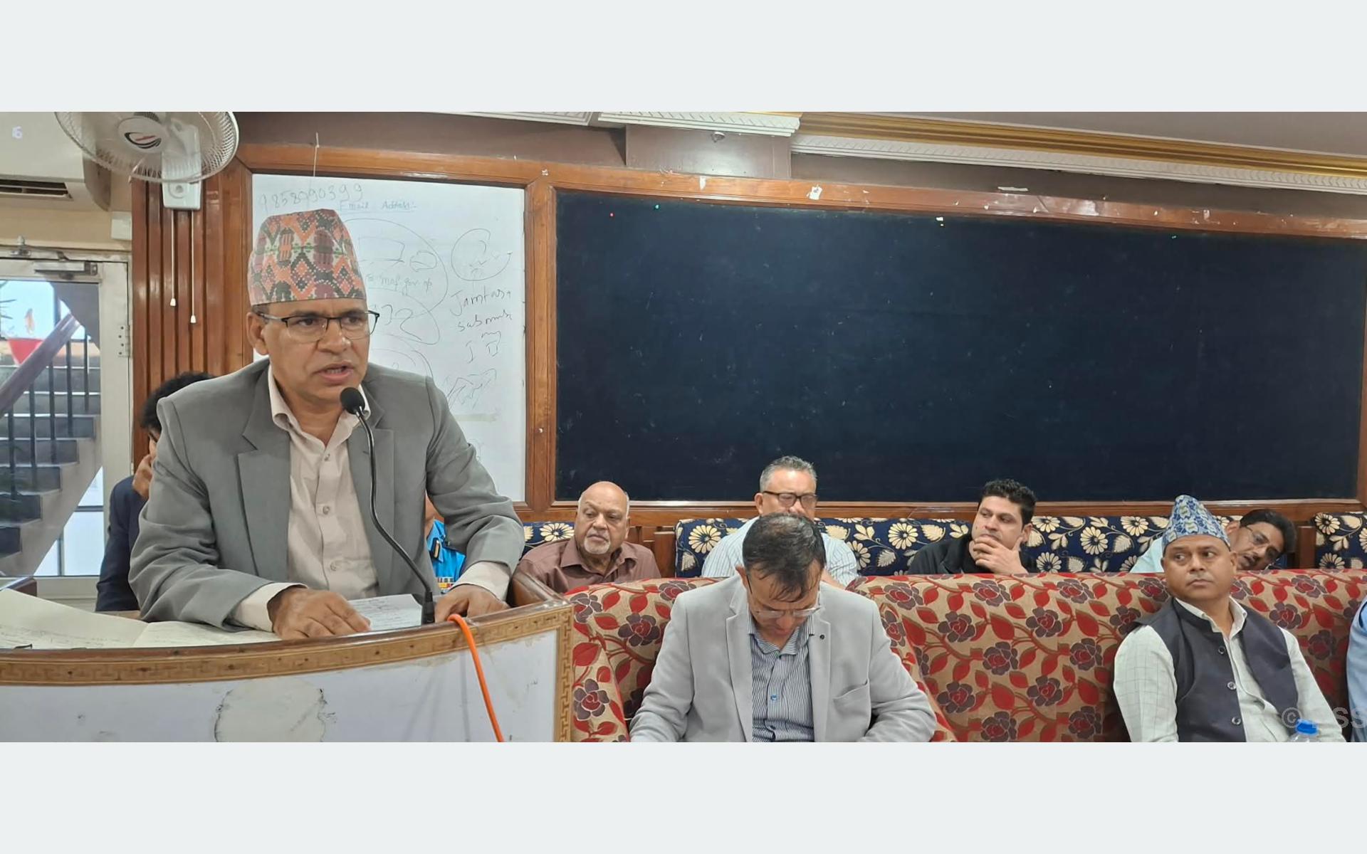 गरिबी र बेरोजगारीका कारण चोरी पैठारी : अर्थसचिव उपाध्याय