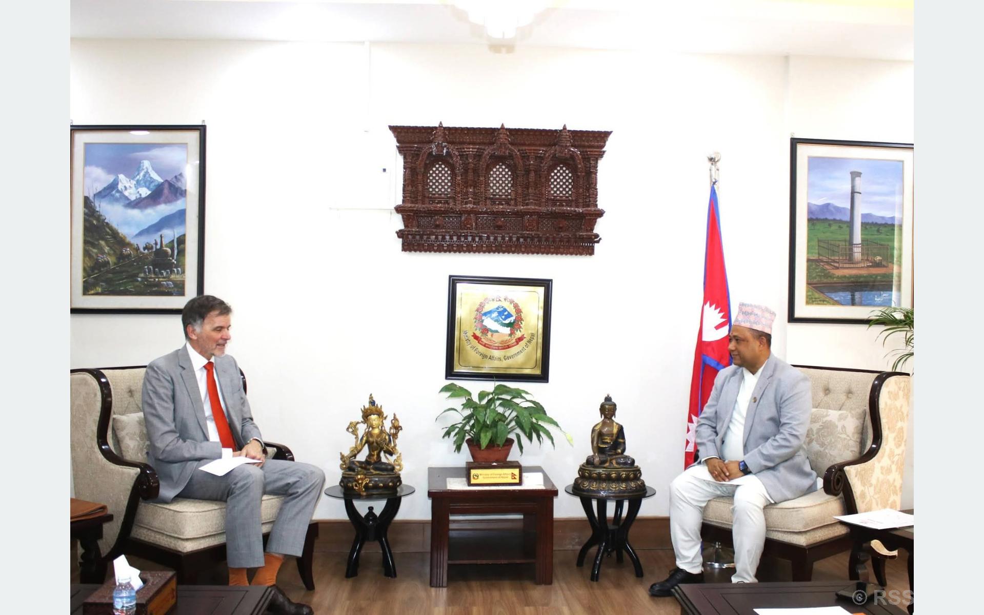 परराष्ट्रमन्त्री खनालसँग जर्मनीका राजदूतको भेट