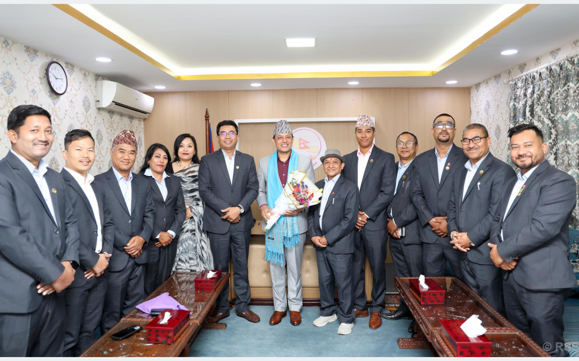 सभामुखसँग एनएफपिजेका प्रतिनिधिको भेट