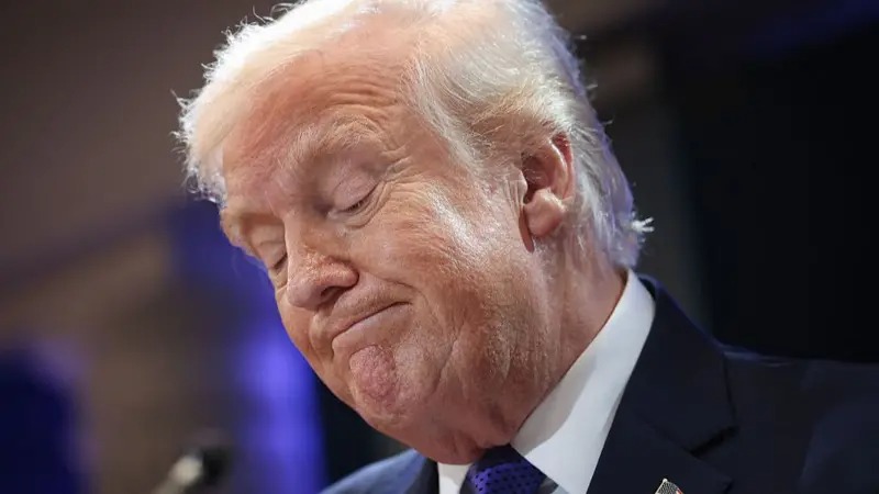 ट्रम्पको लोकप्रियता सबैभन्दा तल्लो स्तरमा