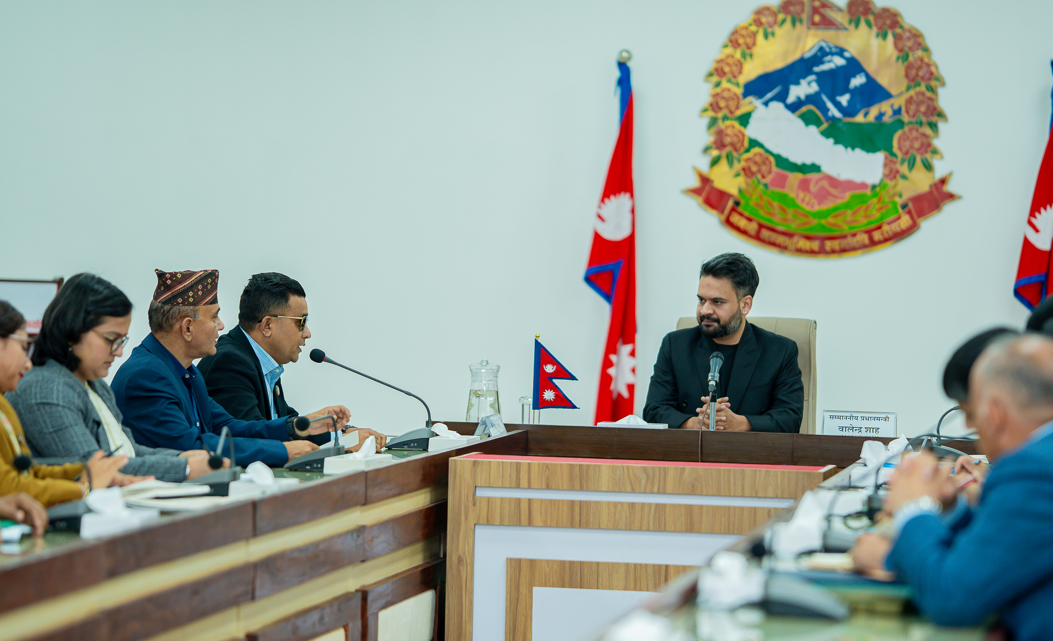 बाग्मती प्रदेशबाट प्रतिनिधित्व गर्ने प्रतिनिधि सभा सदस्यहरूसँग छलफल गर्दै प्रधानमन्त्री बालेन्द्र शाह (तस्बिरहरु)