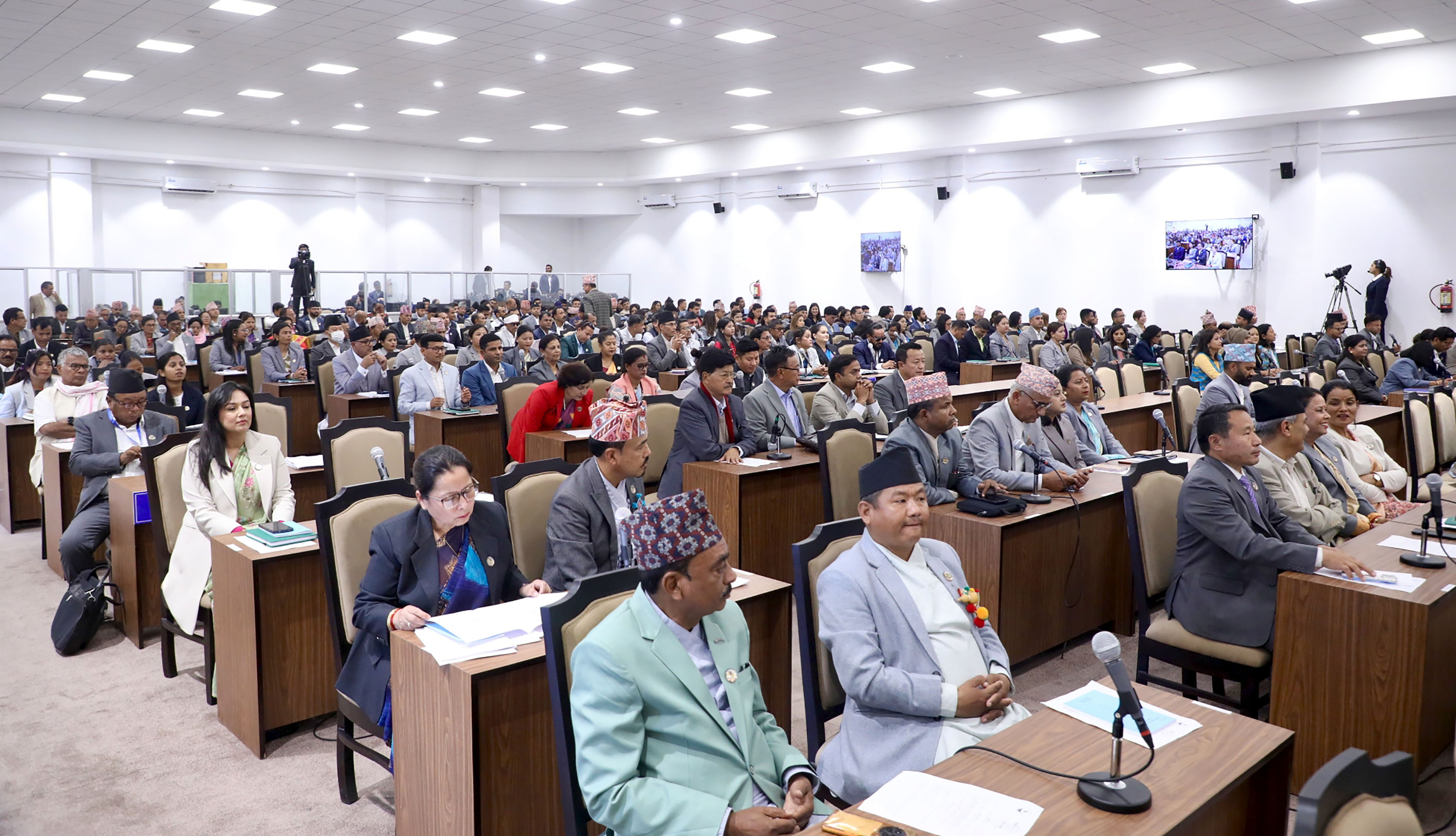 प्रतिनिधिसभाको पहिलो अधिवेशन सुरू