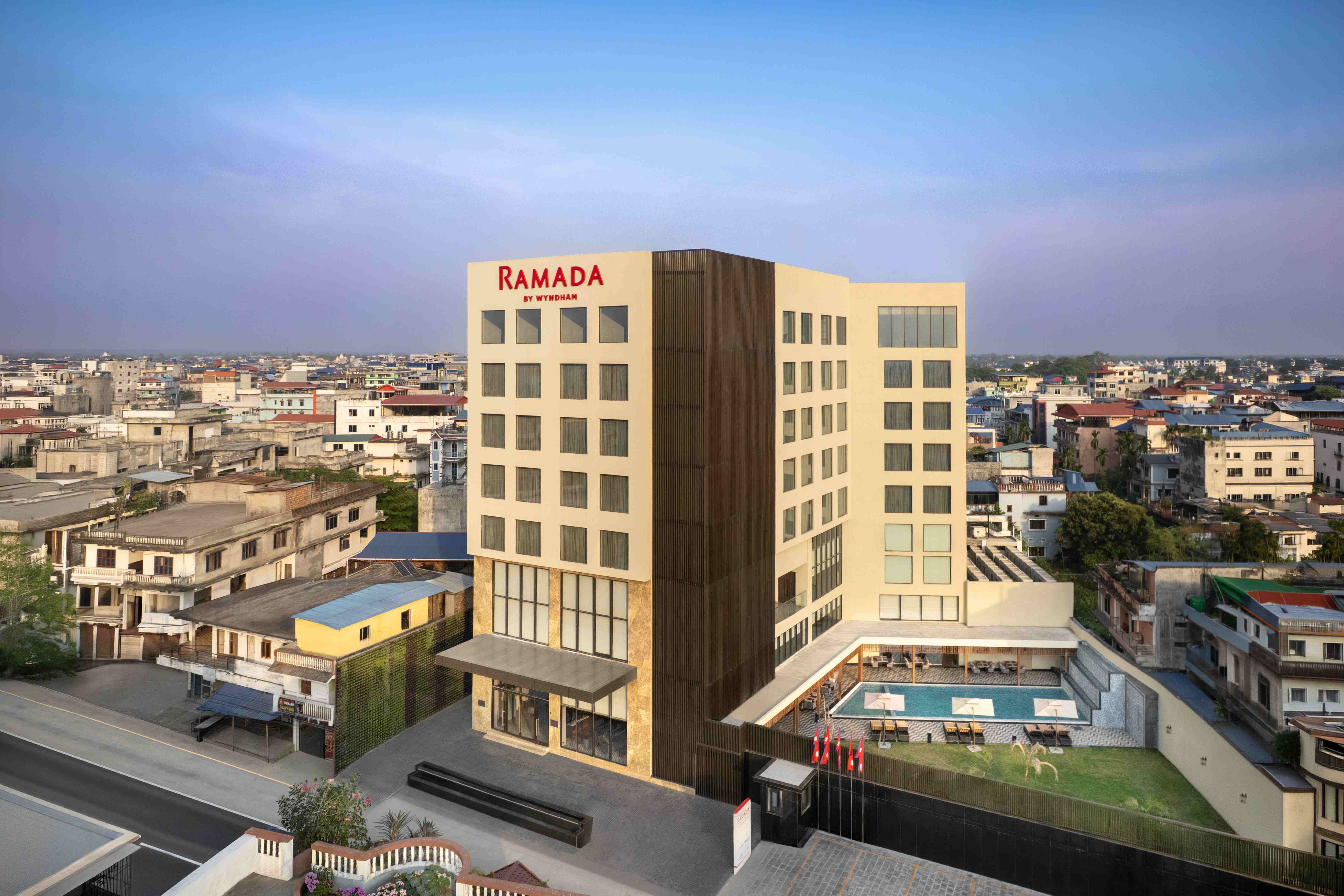 मादा इटहरीमा उल्लासपूर्ण नयाँ वर्षको रोमान्चक रात