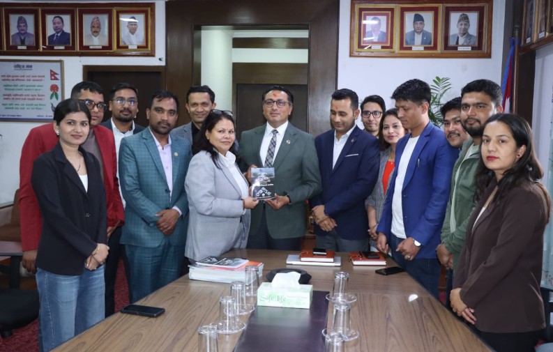 लगानीकर्ताले आत्तिनु पर्दैन, नेपालको शेयर बजार पारदर्शी छ : अर्थमन्त्री वाग्ले