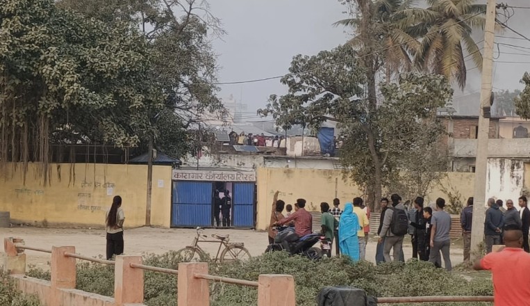 सिरहा कारागारमा पुनः तनावः आन्तरिक नियन्त्रणको प्रयासपछि २३ कैदी नियन्त्रणमा