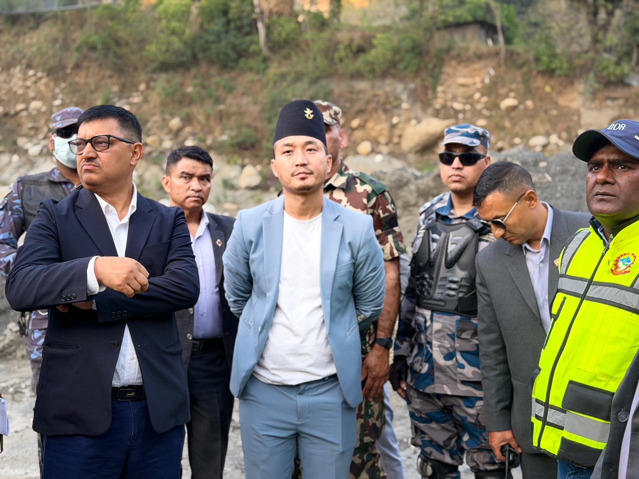 काभ्रेमा अवैध रुपमा सञ्चालनमा रहेका क्रसर बन्द गर्न गृहमन्त्रीको निर्देशन