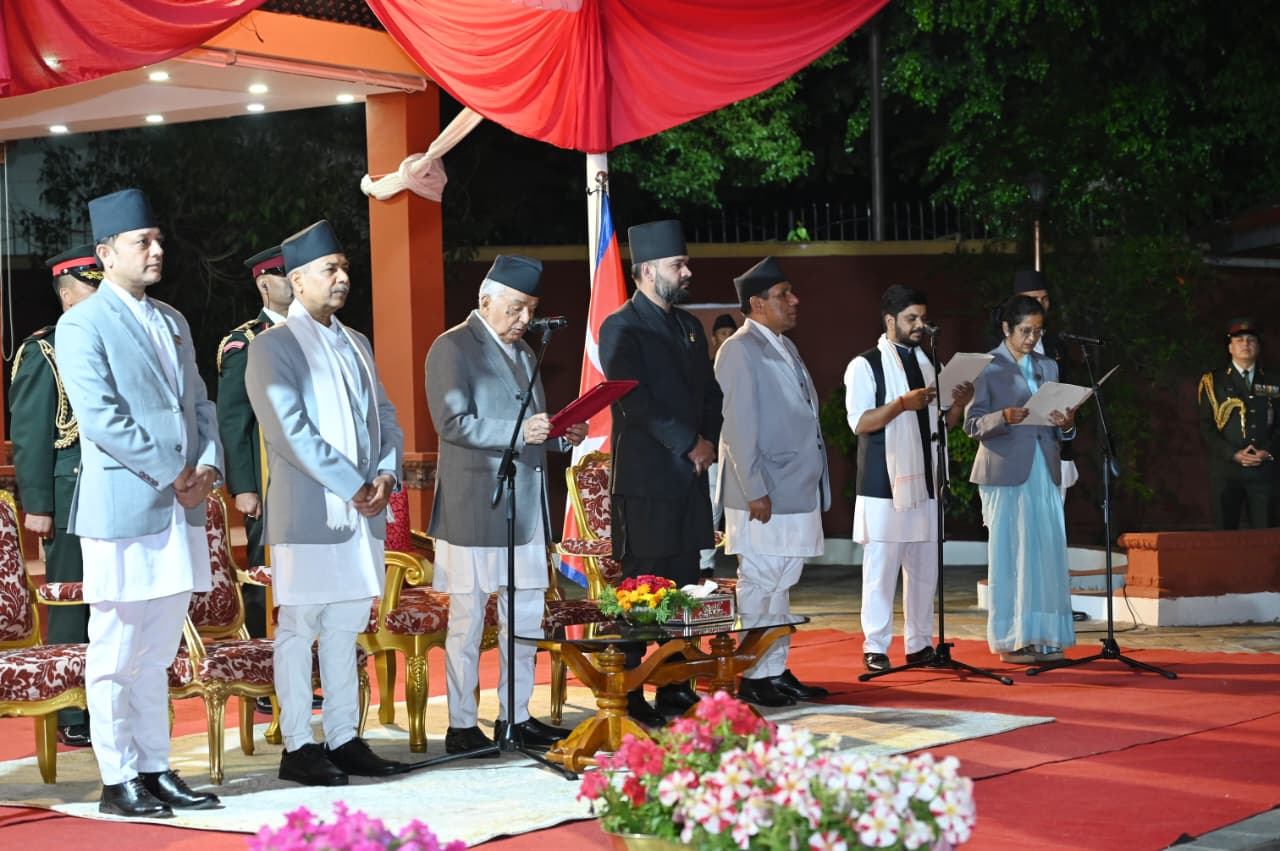 नवनियुक्त दुई मन्त्रीले लिए शपथ