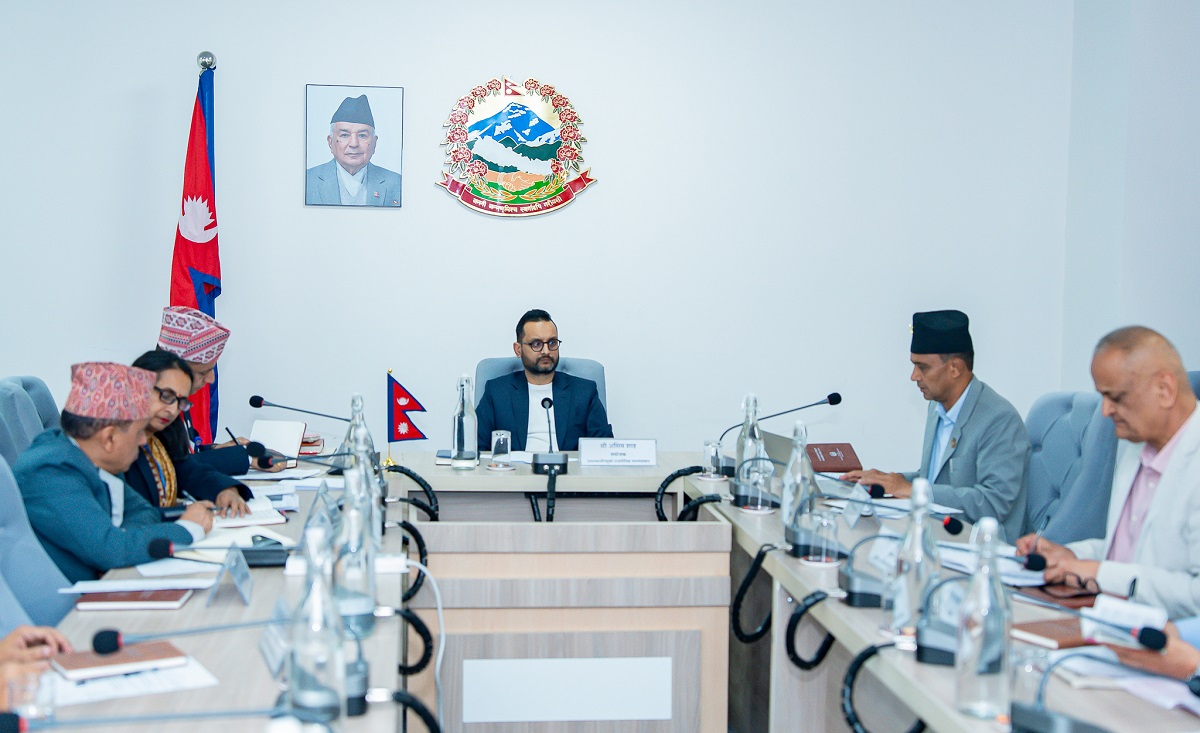 संविधान संशोधन गृहकार्यमा सरकारले दियो तीव्रता