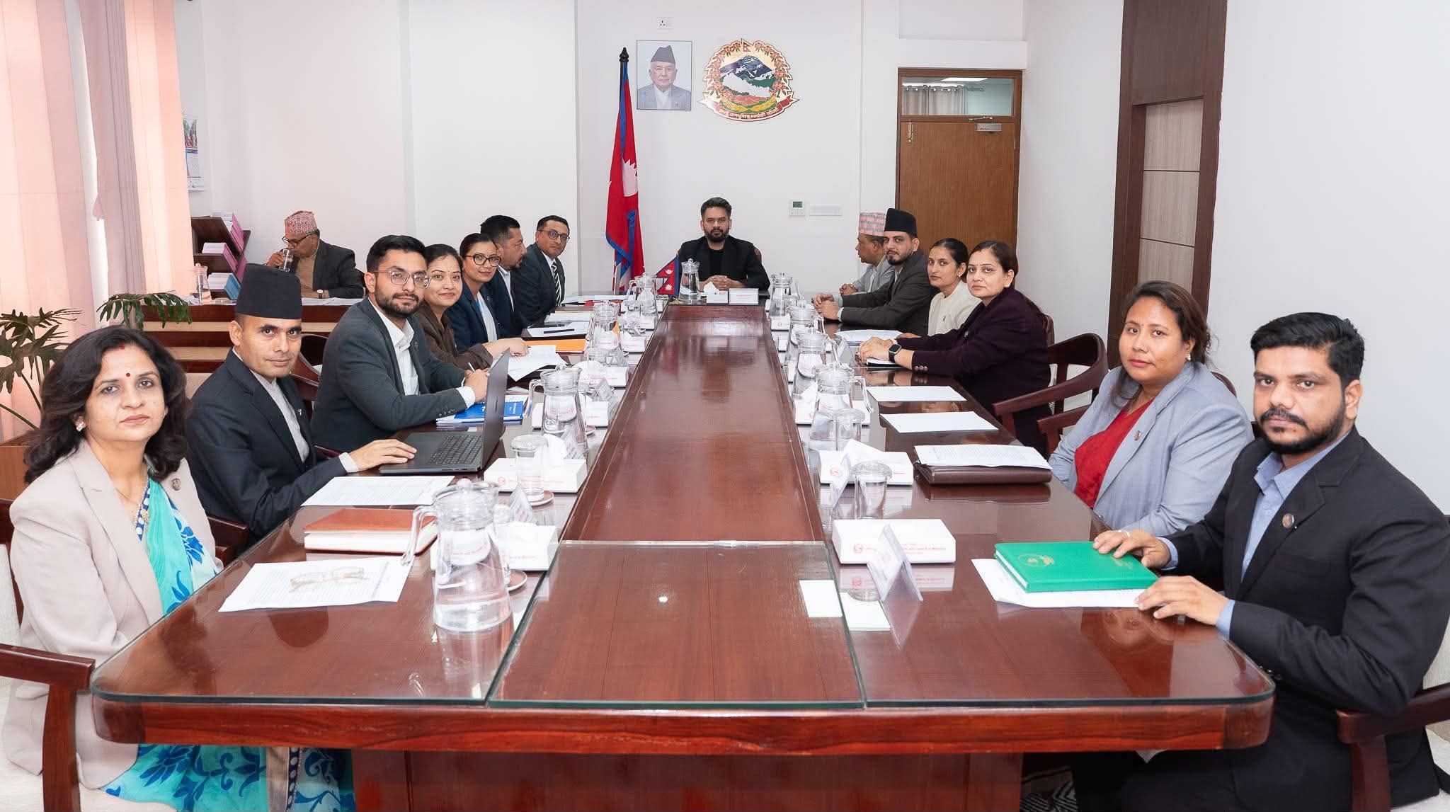 हङकङका महावाणिज्यदूत लेखकलाई सरकारले बोलायो फिर्ता