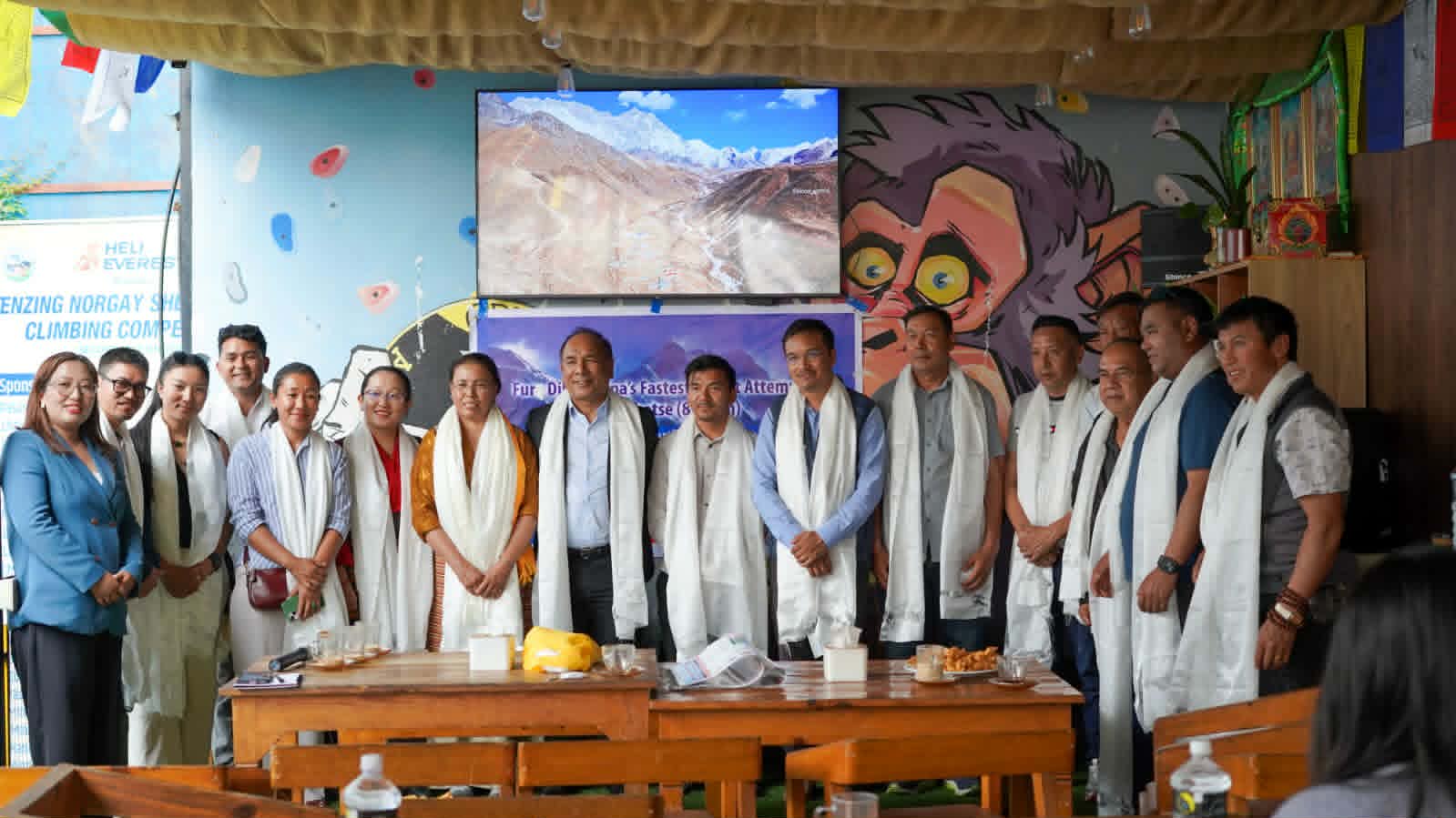 सबैभन्दा छोटो समयमा ल्होत्से आरोहण गर्ने तयारीमा फूर दिकी शेर्पा