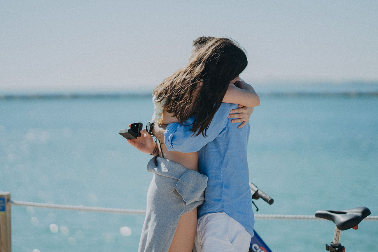 युद्धको रापमा पलाएको प्रेम: इजरायली सैनिक र इरानी सुन्दरीको इंगेजमेन्ट