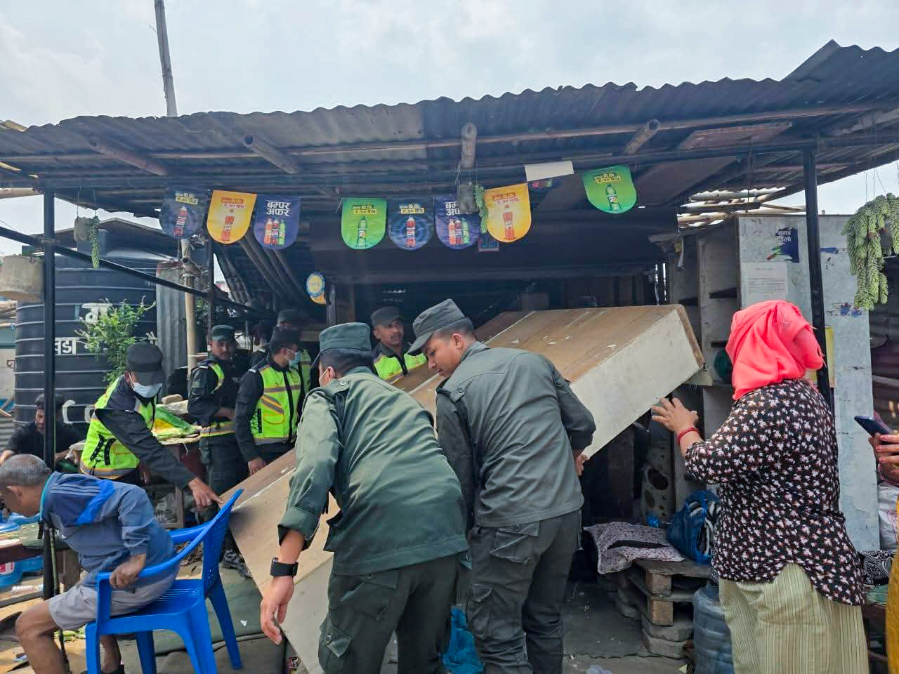 काठमाडौं उपत्यकामा नदी किनारका अव्यवस्थित बस्ती हटाउने अभियान तीव्र