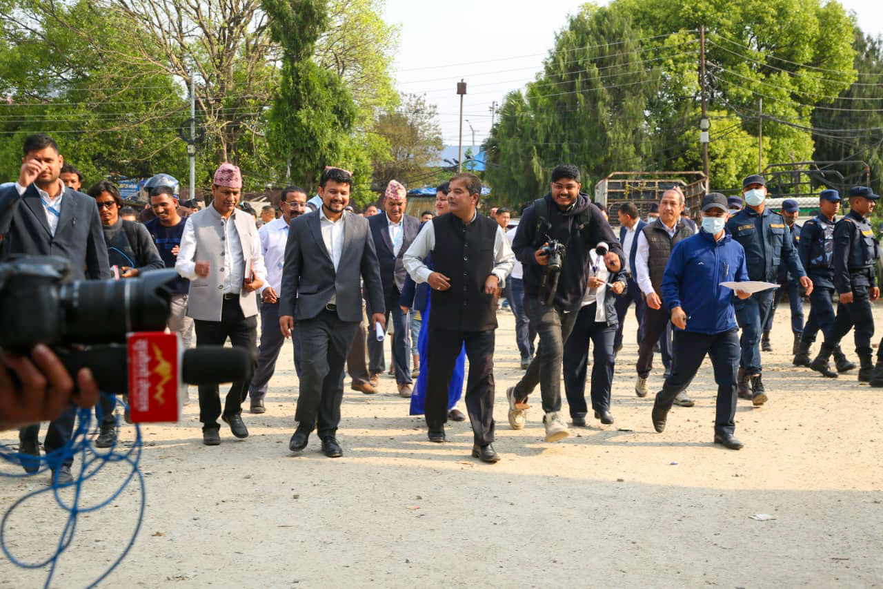 भृकुटीमण्डपमा भाडा नतिर्ने २० वटा कार्यालयमा तालावन्दी (तस्बिरहरू)