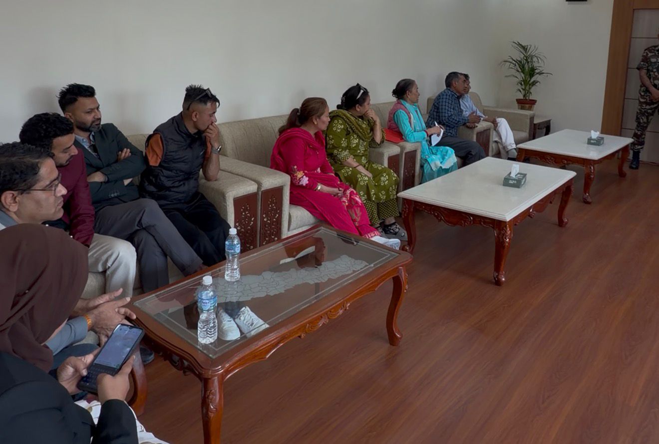 गृहमन्त्रीले सुने कार्यालयमै सर्वसाधारणका गुनासा, गम्भीरतापूर्वक आवश्यक पहल गर्ने प्रतिबद्धता