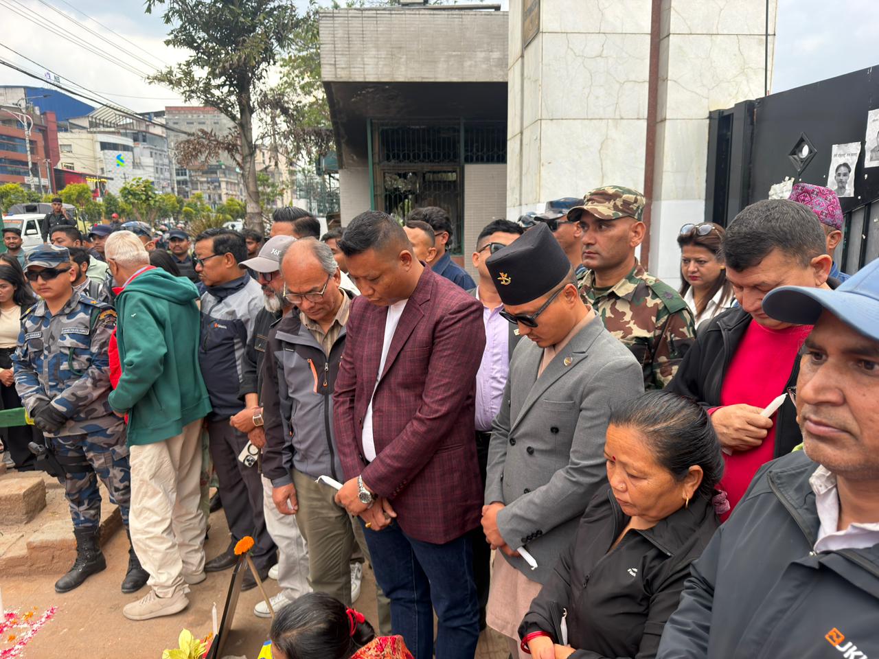 शहिदको सम्झनामा बानेश्वरमा दीप प्रज्वलन, गृहमन्त्री पनि सहभागी