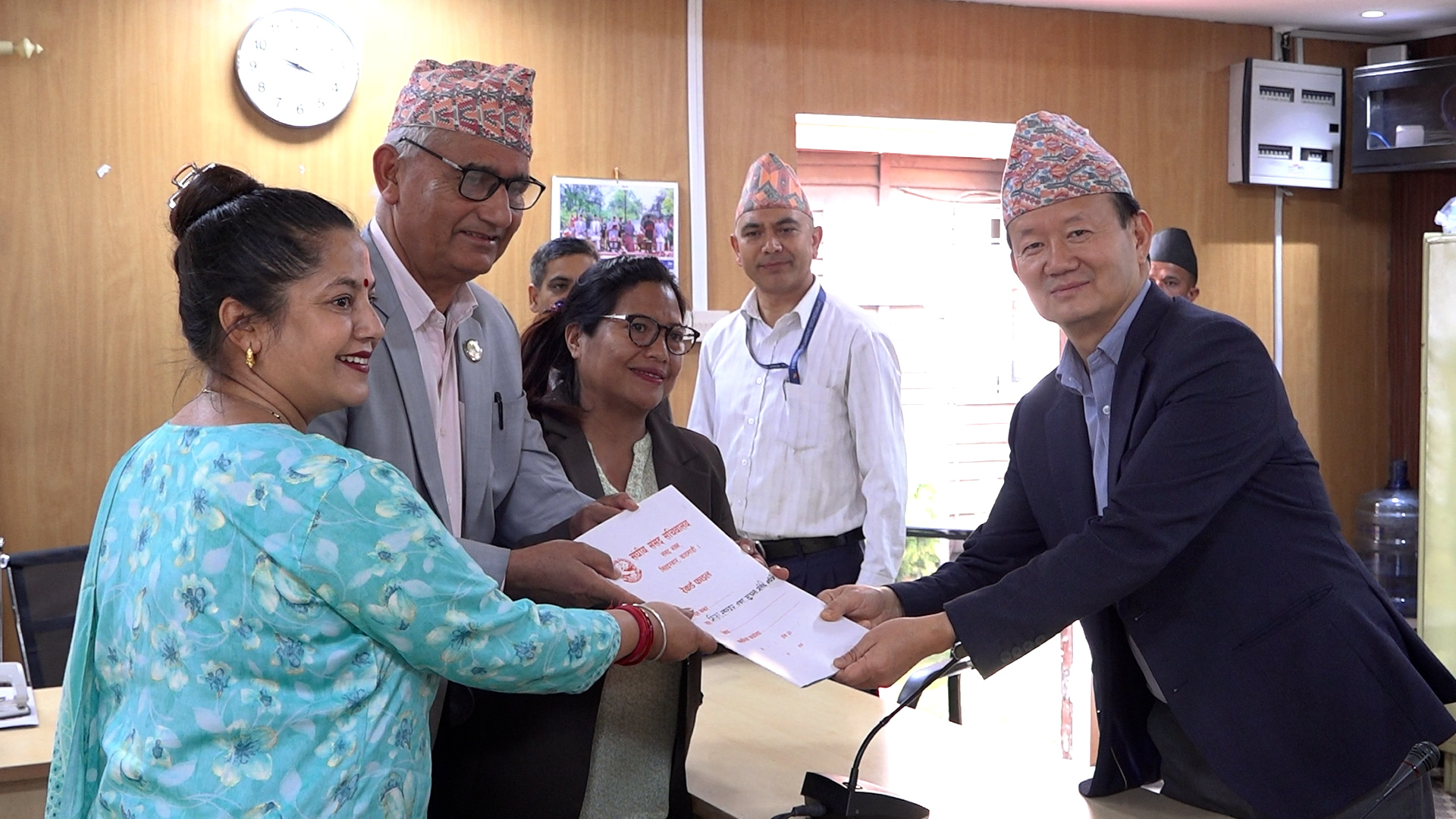 १२ वटा संसदीय समितिको सभापतिमा मनोनयन दर्ता (तस्बिरहरू)