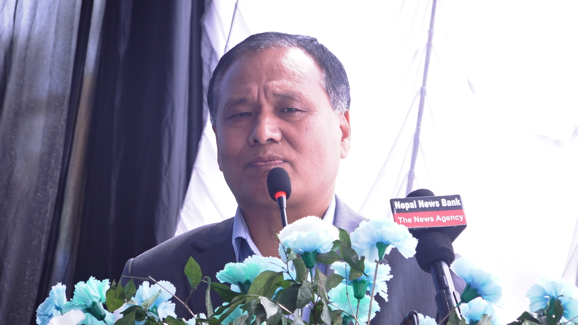 पेट्रोलियम पदार्थमा भइरहेको मूल्य घटाउन सरकारसँग माग