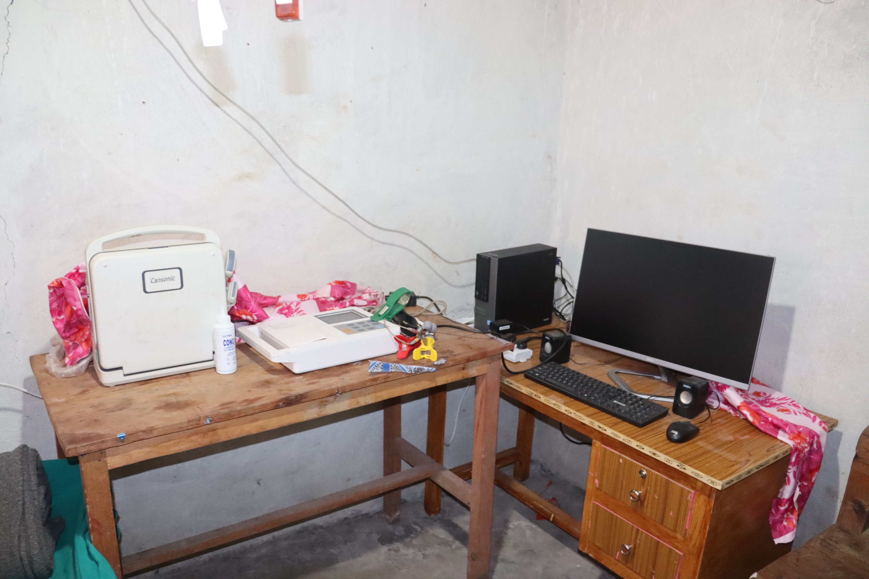 विशेषज्ञ डाक्टर नहुँदा स्वास्थ्य उपकरण प्रयोगविहीन, स्थानीयलाई सास्ती